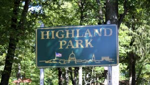 A picture of the Highland Park sign.